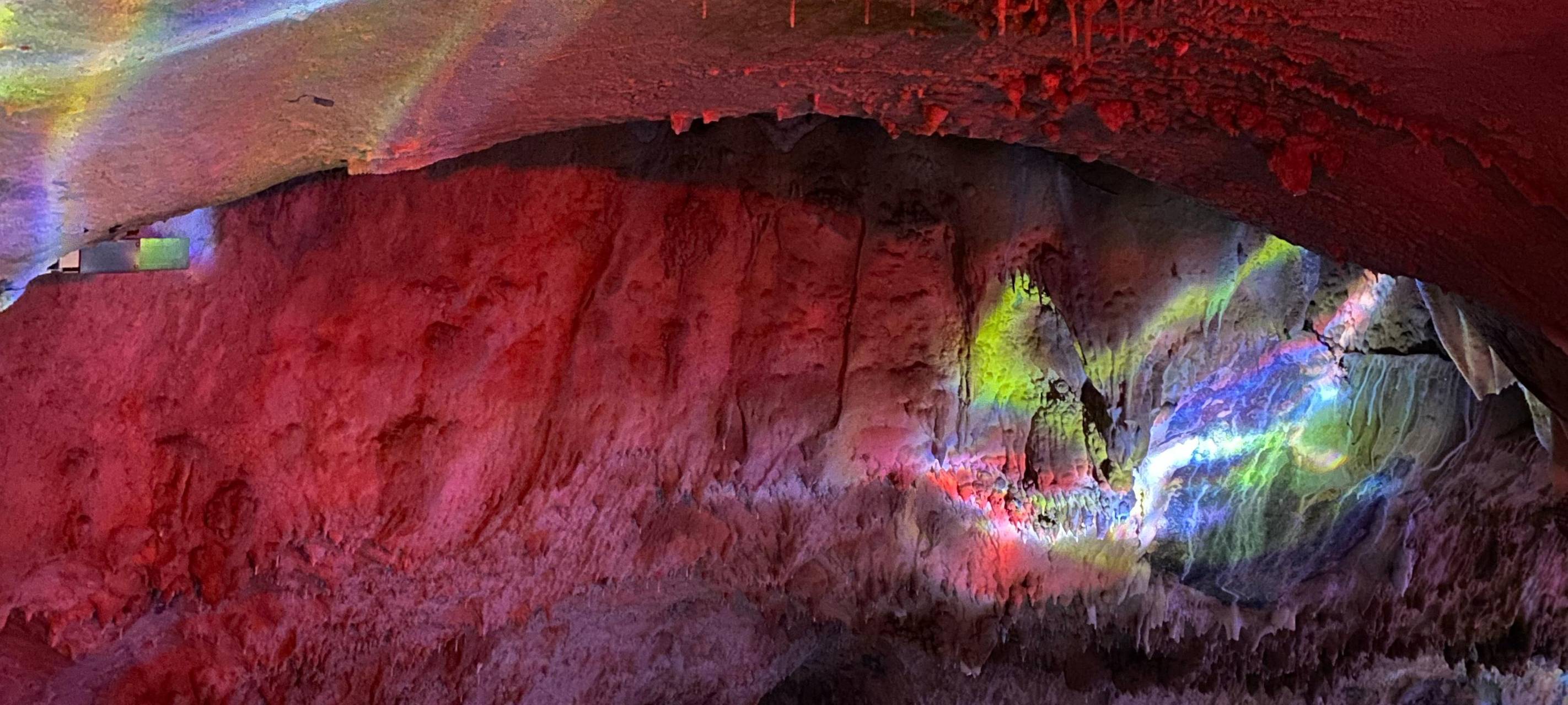 Höhlenlichter in der Iserlohner Dechenhöhle