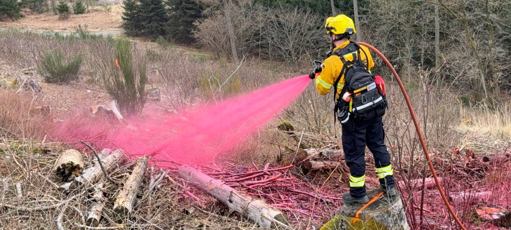 Neues Mittel gegen Waldbrände in Neuenrade getestet