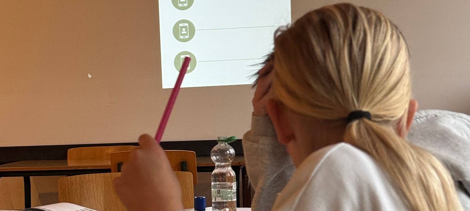 Kinder in Meinerzhagen machen Handyführerschein