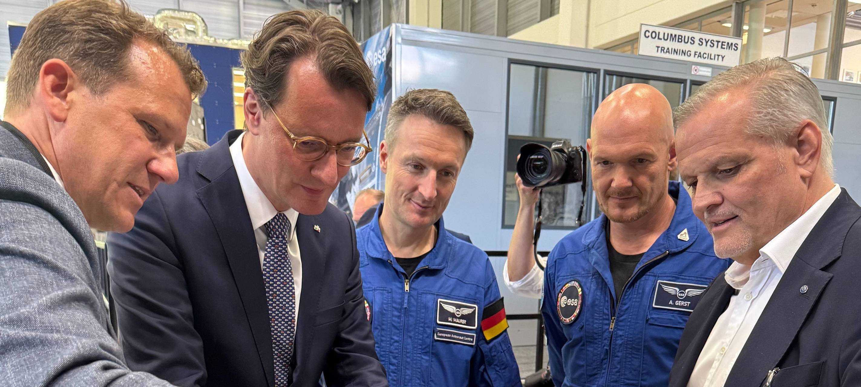 Otto Fuchs KG bei Raumfahrtkonferenz in Köln