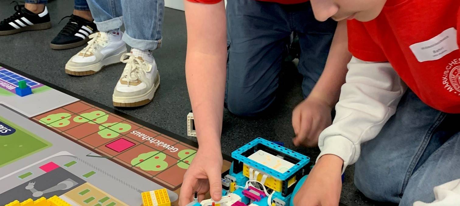 Roboterwettbewerb und 10 Jahre Technikzentrum