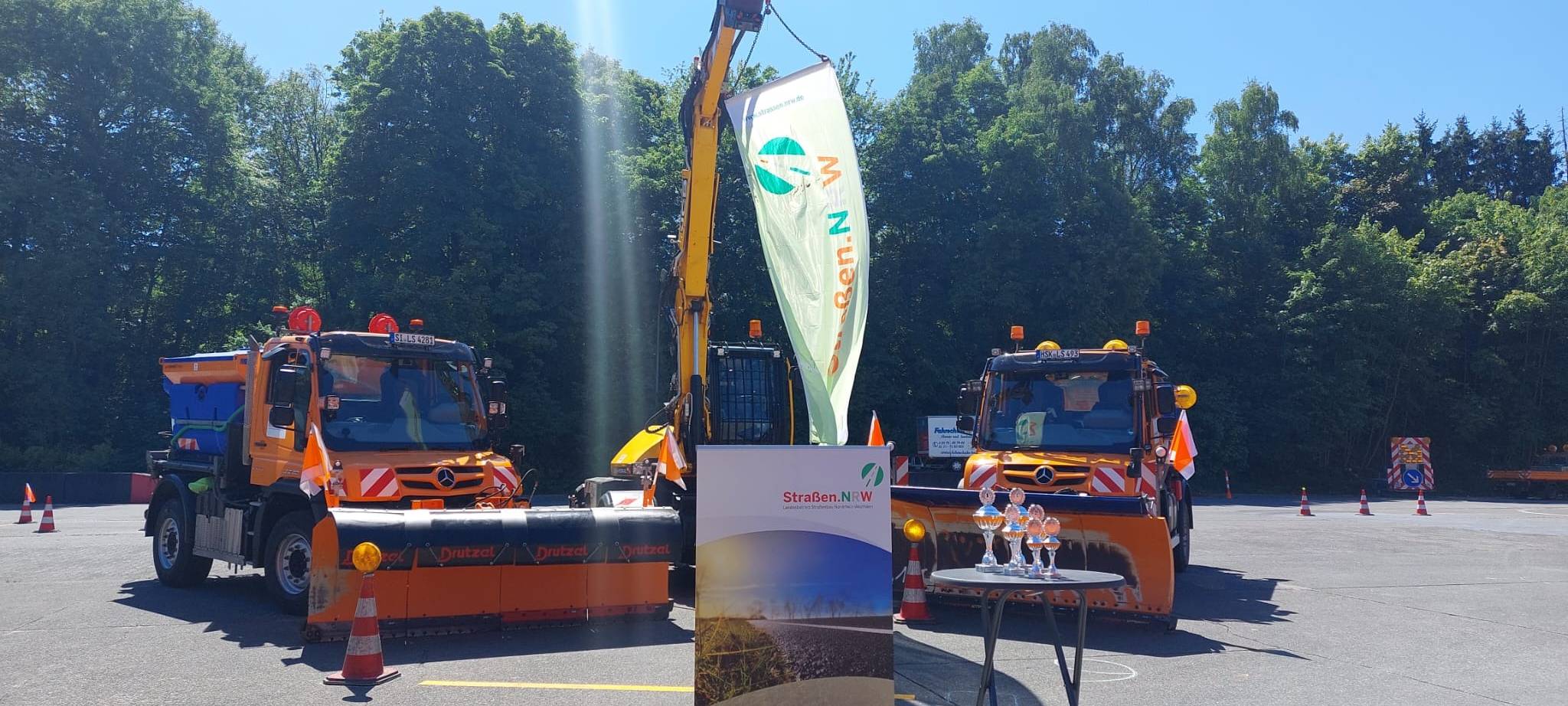 Schneepflugmeisterschaft-Vorentscheid in Hemer bei bestem Wetter.