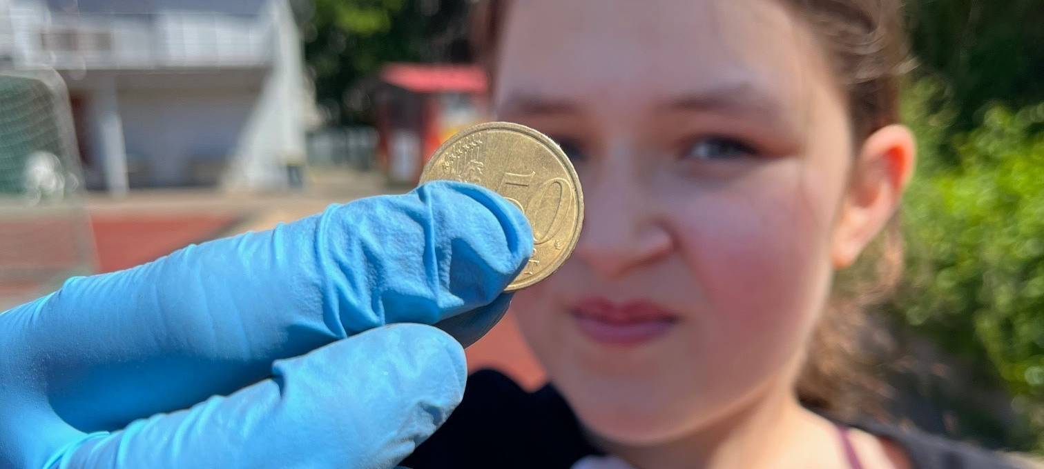 Schüler sammeln säckeweise Müll in Plettenberg