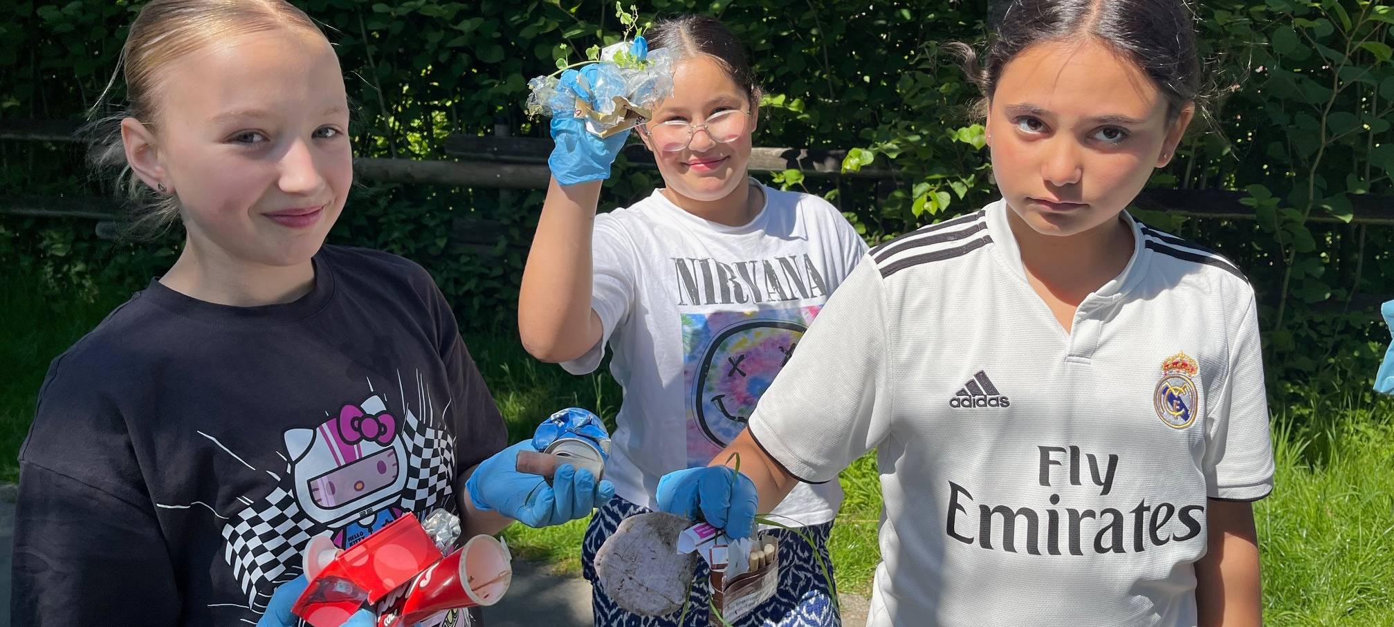 Schüler sammeln säckeweise Müll in Plettenberg