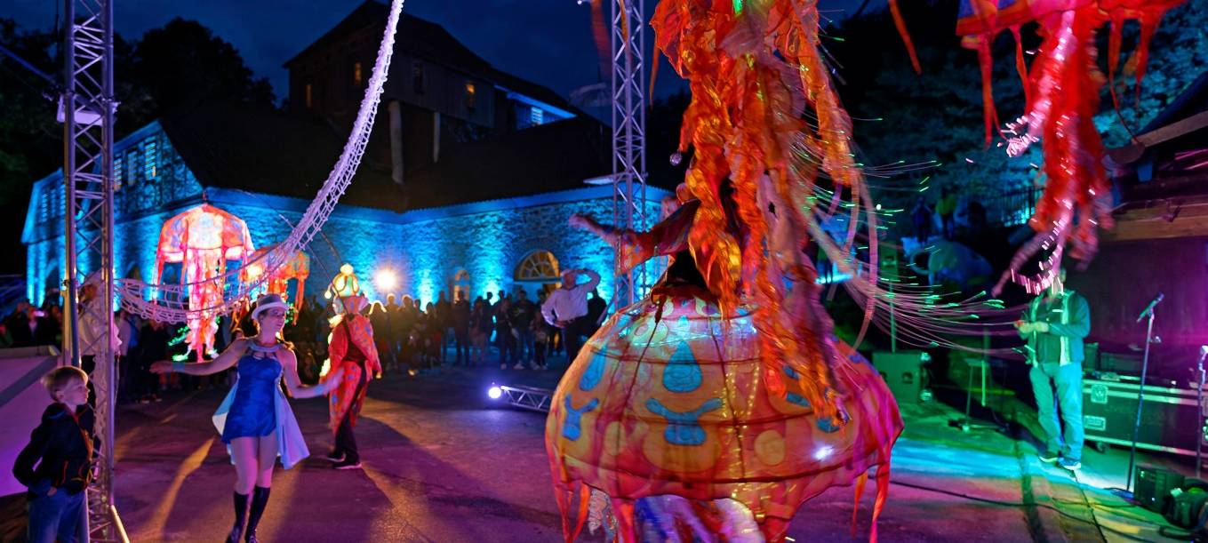 Balve: „Luise heizt ein“ – Industriekultur trifft Fantasie an der Luisenhütte