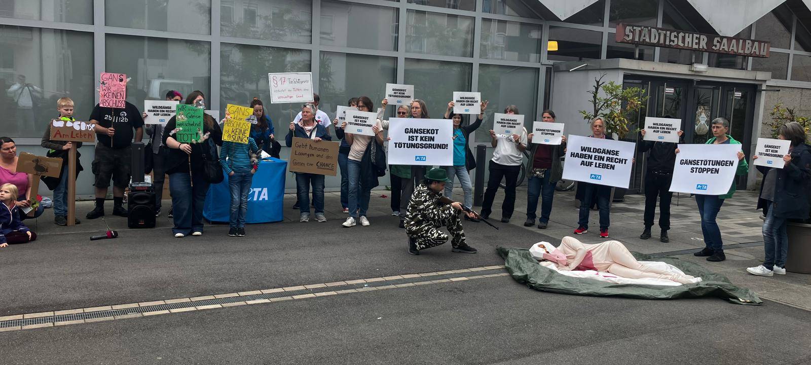 Demo in Letmathe gegen Gänse-Abschuss ohne Erfolg