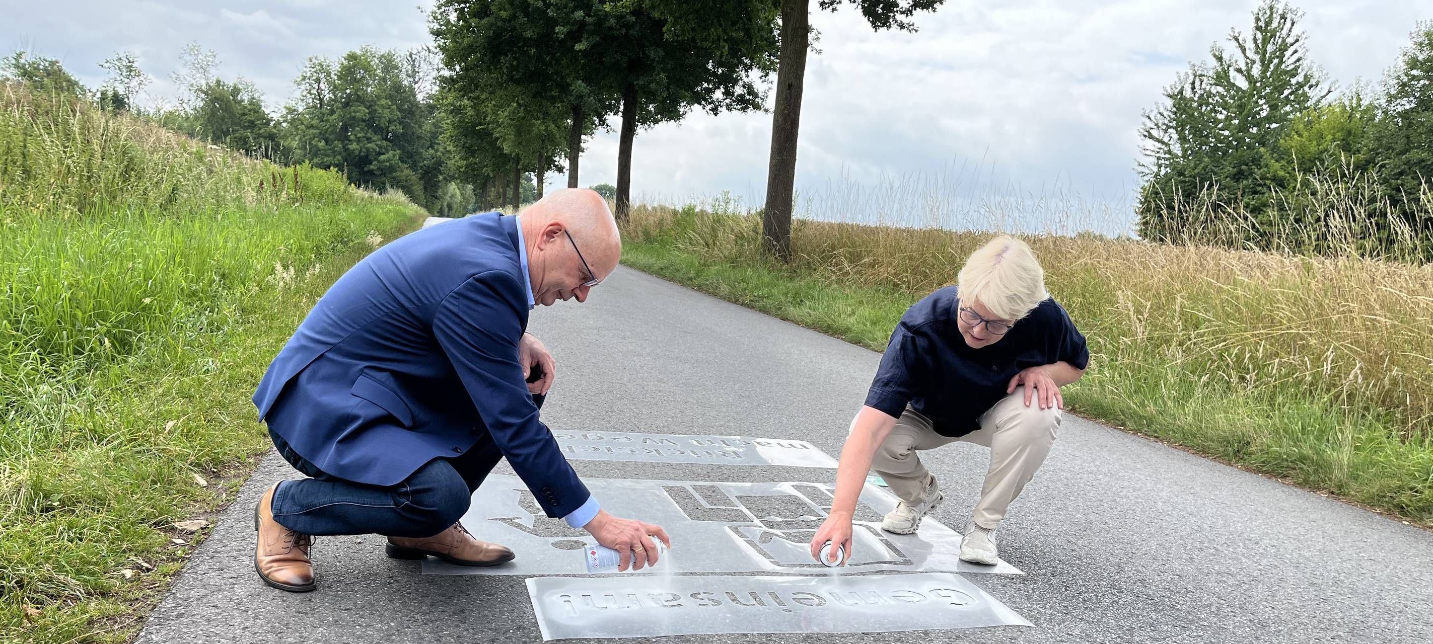 Aktion für Vorsicht auf Feld- und Landwirtschaftswegen
