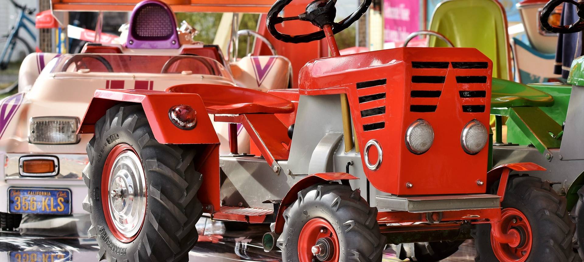 Trecker bringen Geschenke