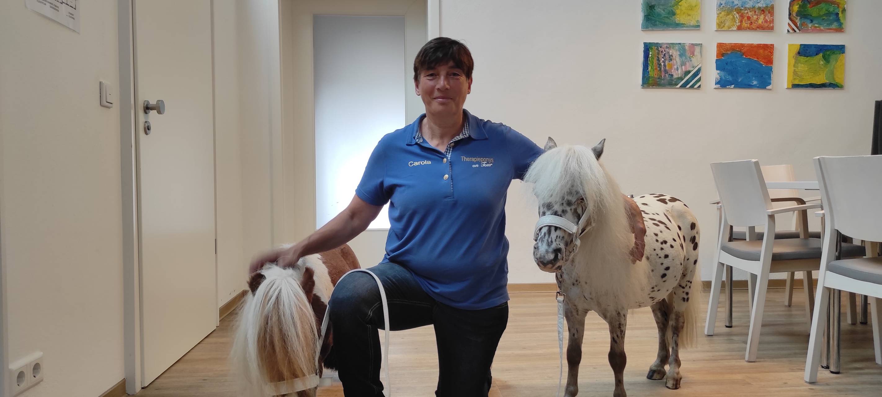 Mini-Therapiepony Pumuckel zu Besuch in Letmathe