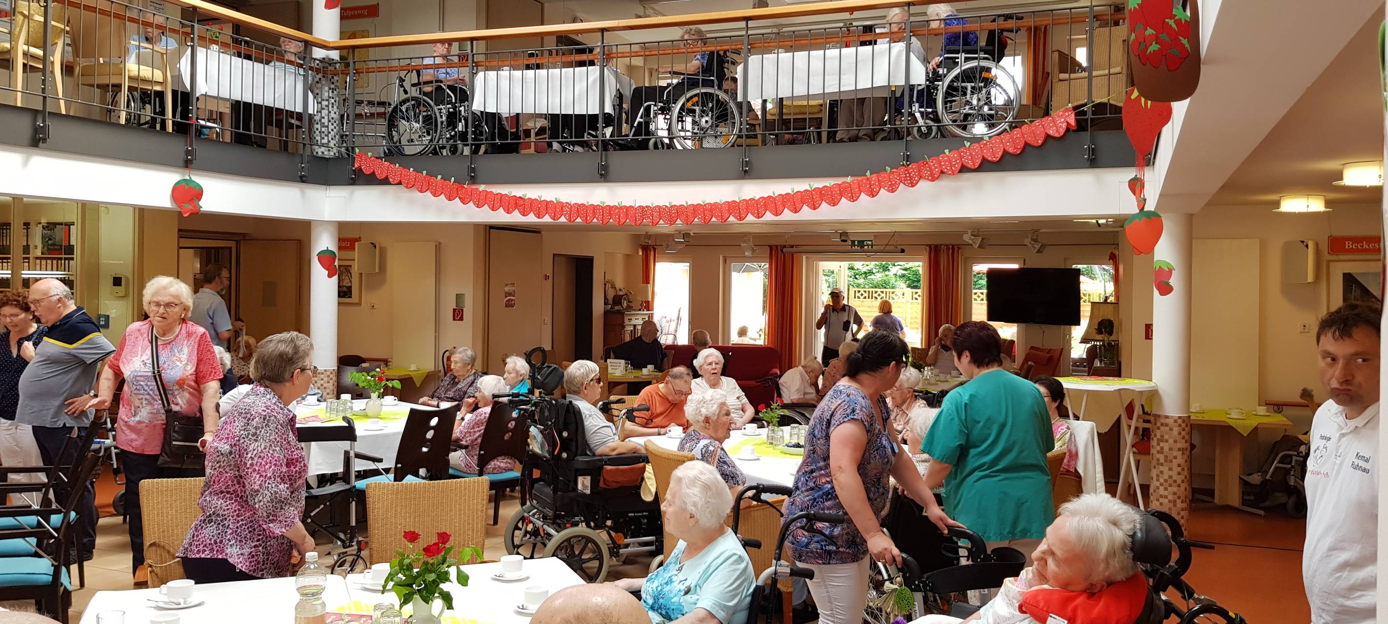 Längste Erdbeertorte im Märkischen Kreis