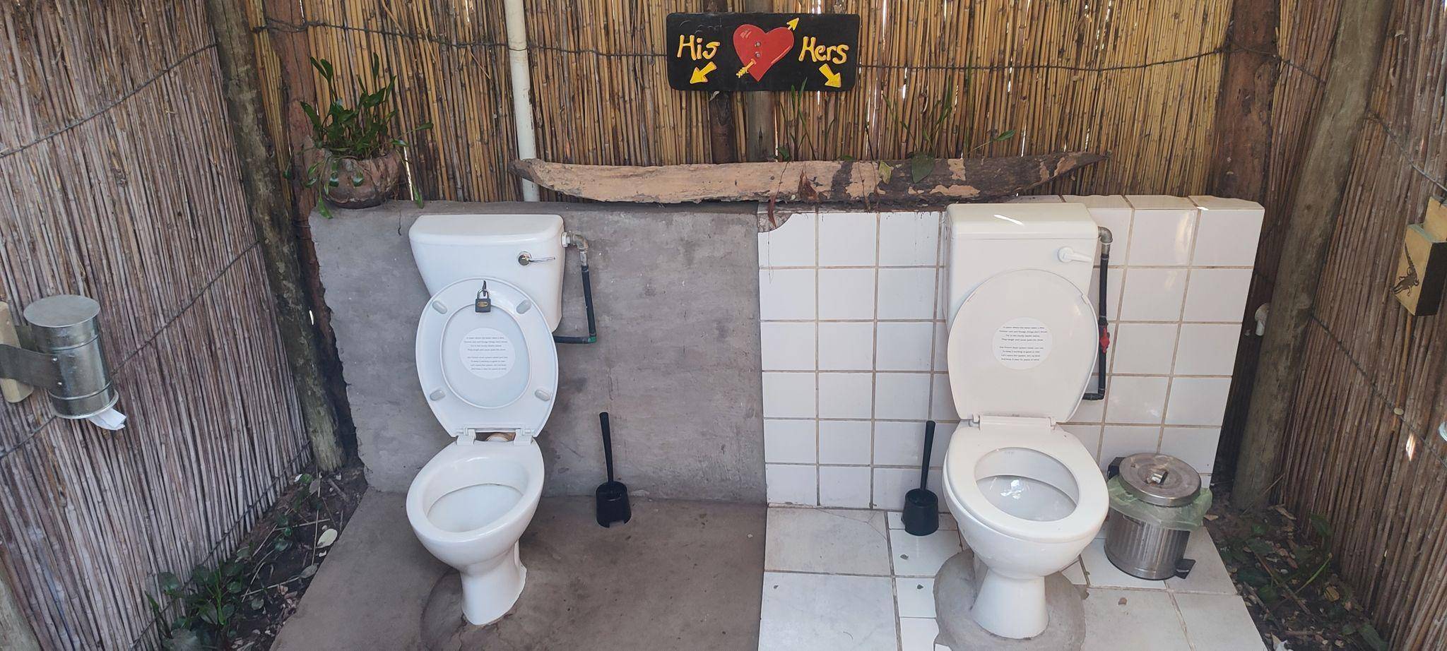 Doppel-Toilette in Namibia