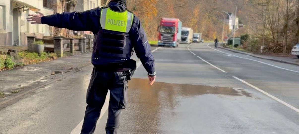 Lkw- und Bus-Kontrollen im Märkischen Kreis: Jeder dritte LKW mit Verstößen