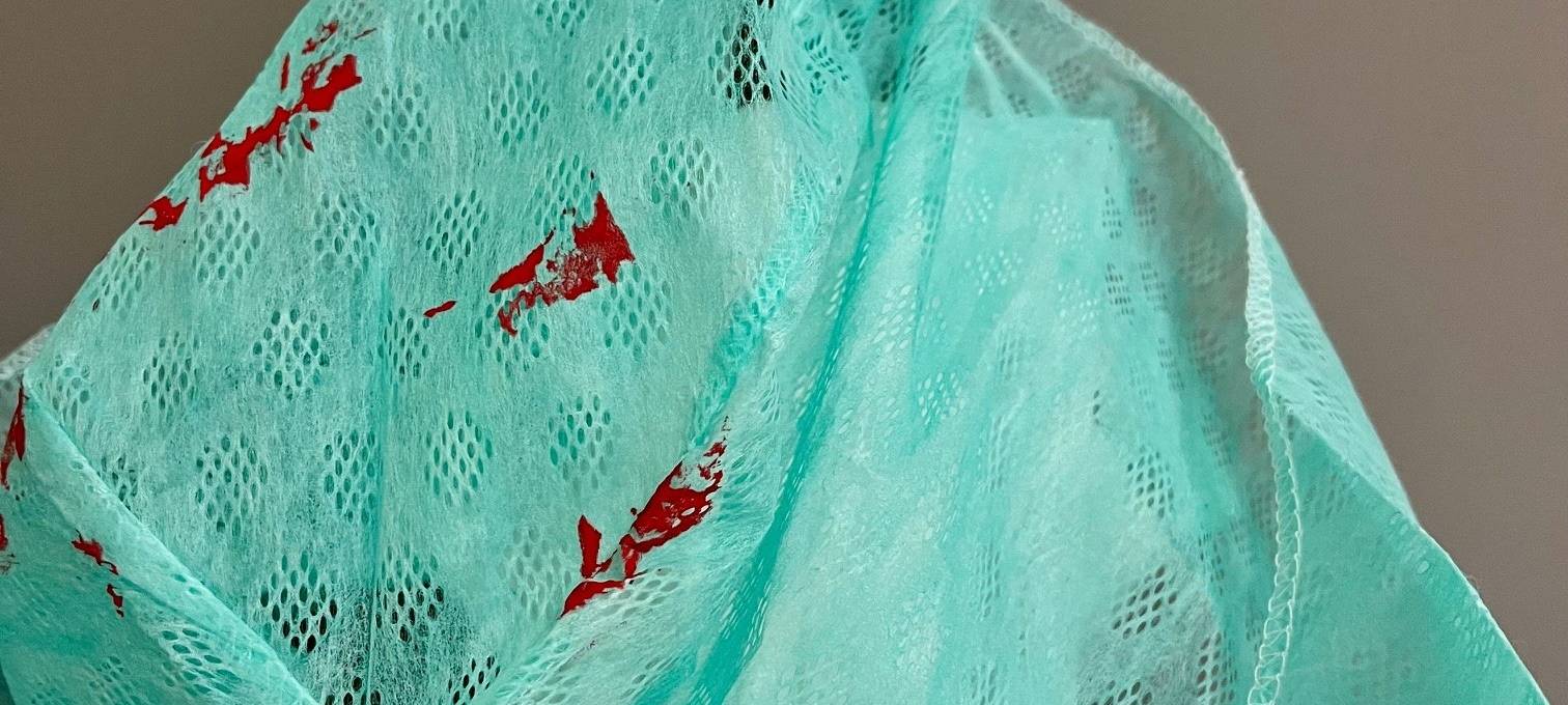 Kontaminierte Schutzkleidung gehört da nicht hin.