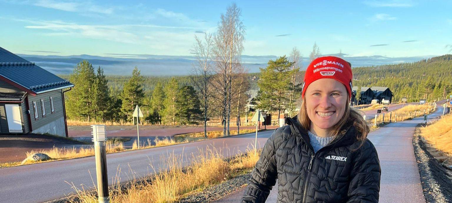 Biathletin Janina Hettich-Walz mit ihrer Tochter Karlotta