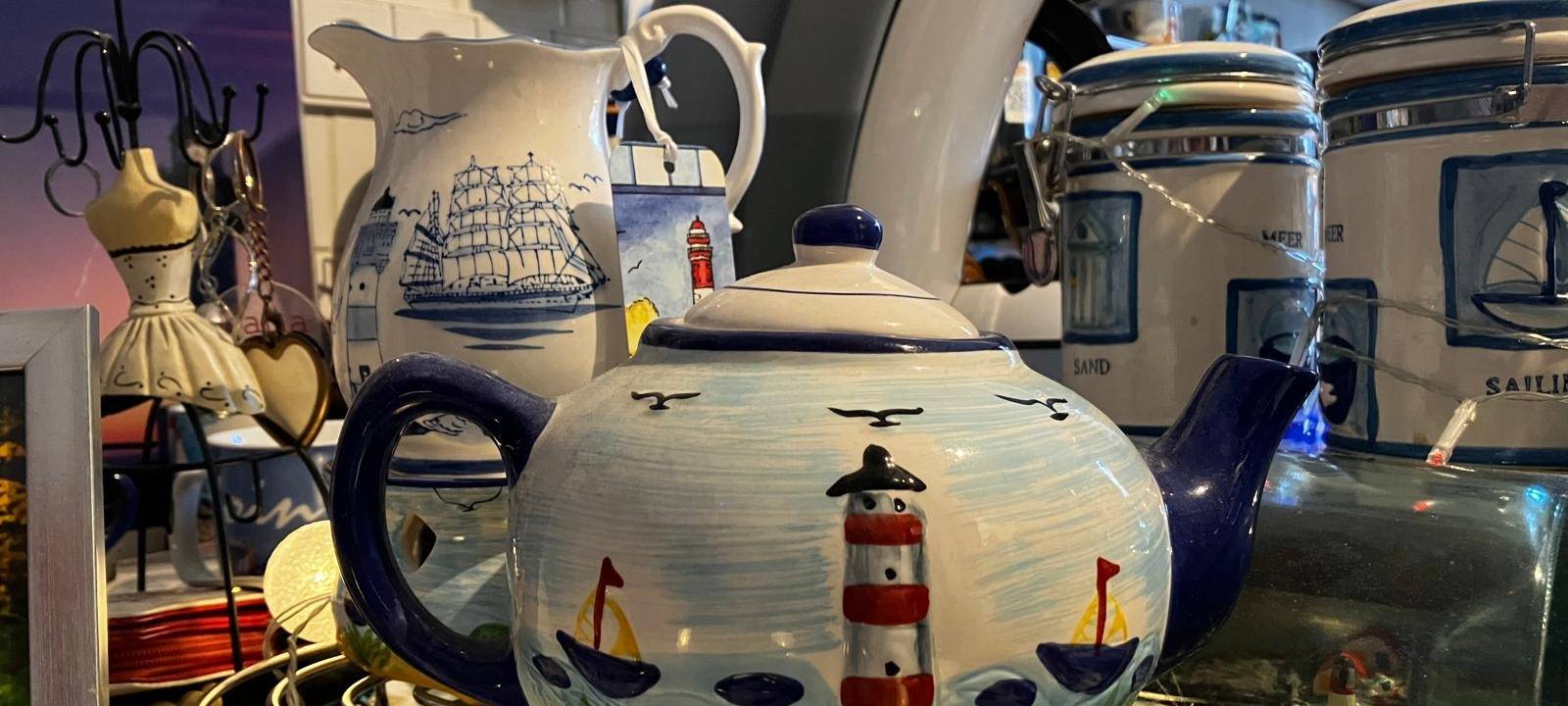 Silke Ries aus Altena knackt Weltrekord mit Leuchtturm-Sammlung