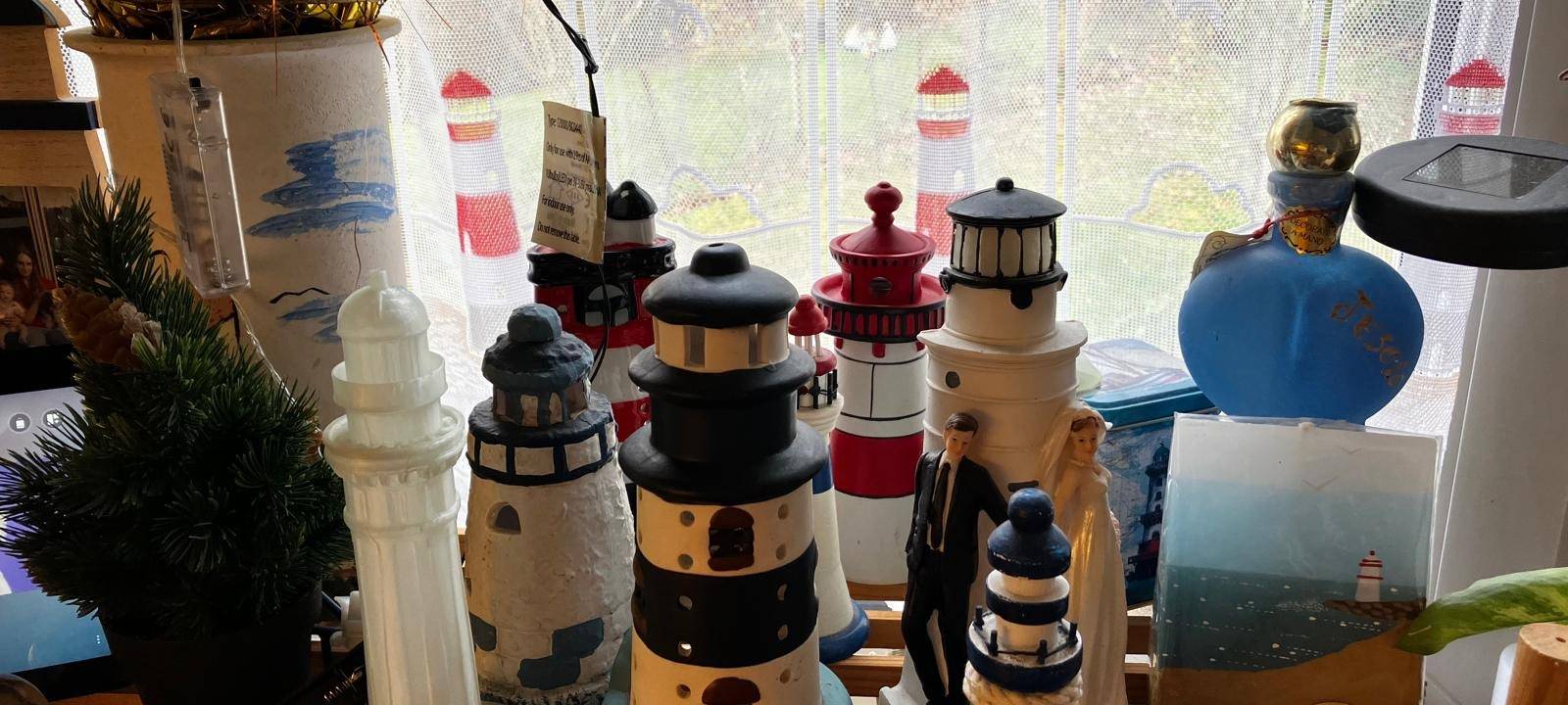 Silke Ries aus Altena knackt Weltrekord mit Leuchtturm-Sammlung