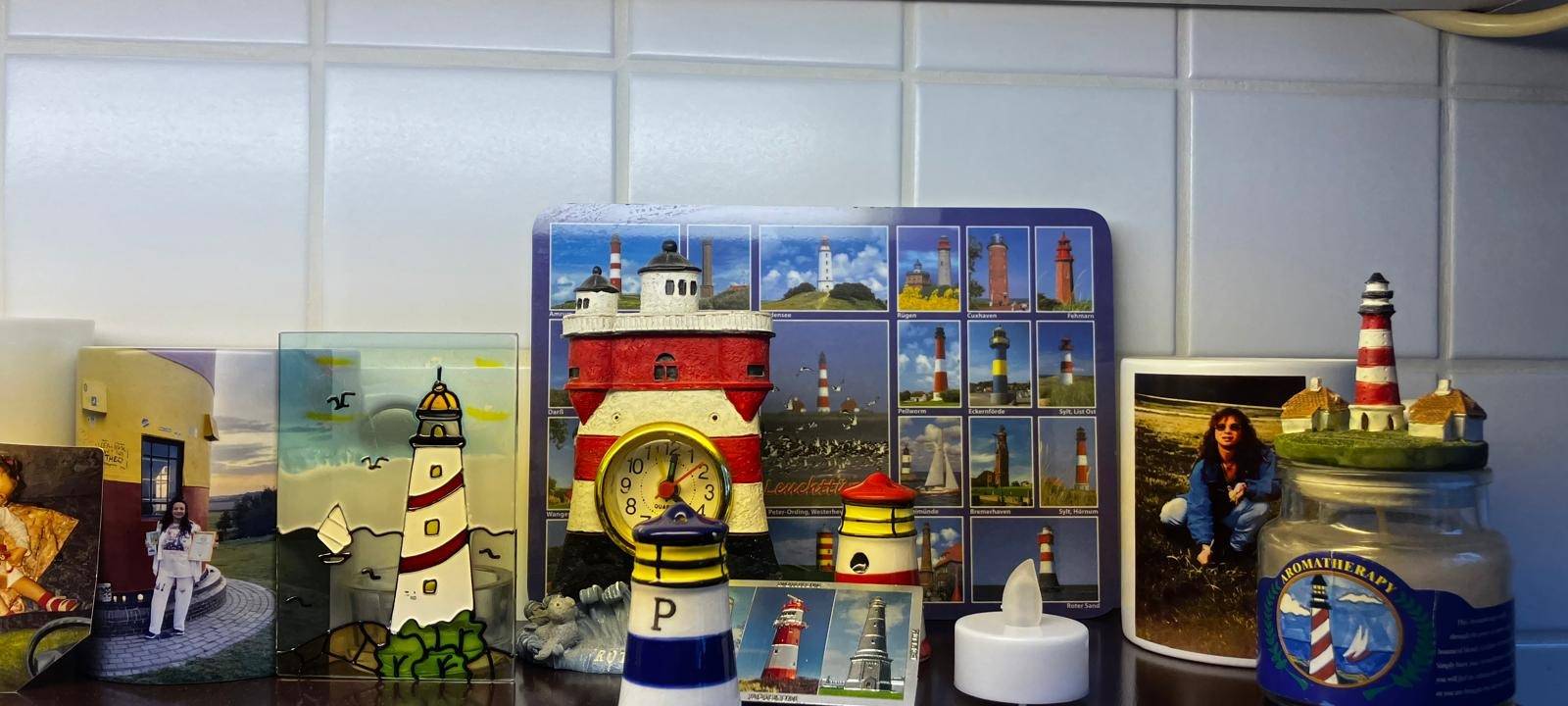 Silke Ries aus Altena knackt Weltrekord mit Leuchtturm-Sammlung