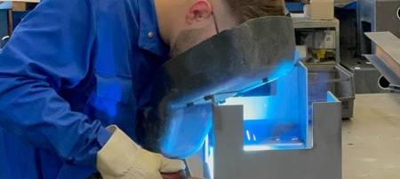 MK: Metall- und Elektroindustrie blickt trotz Krise optimistischer