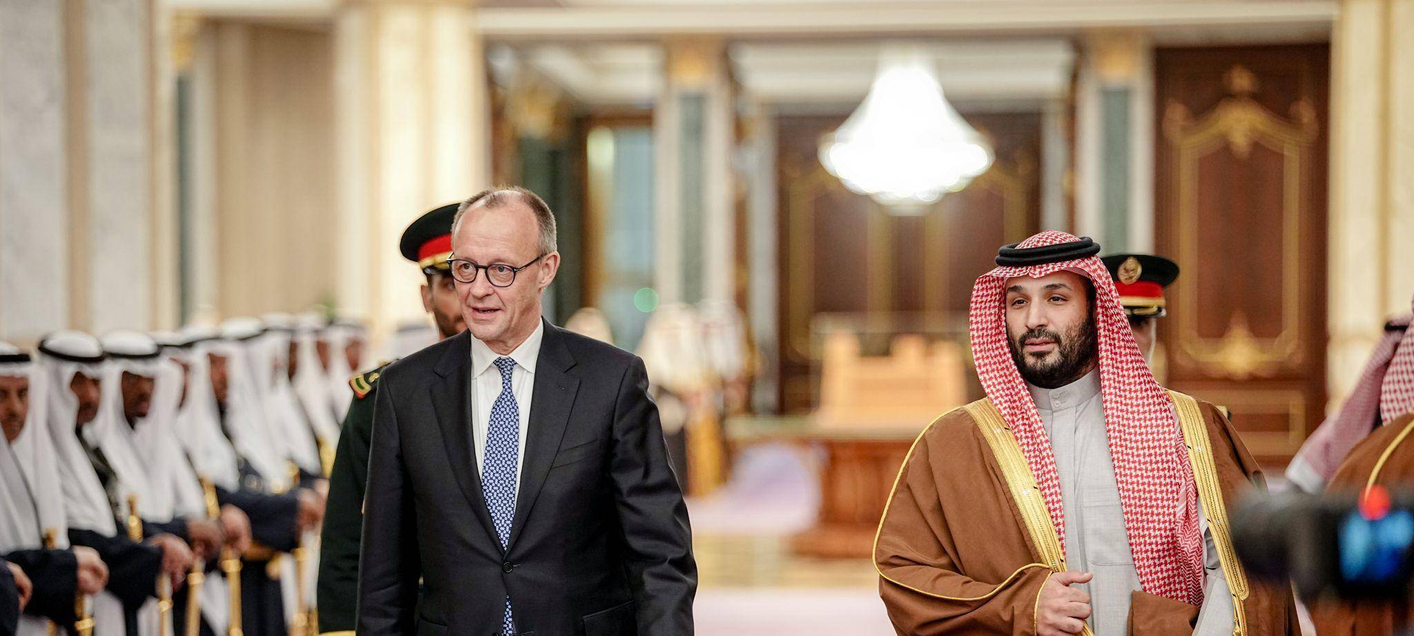 Bundeskanzler Merz reist in die Golfregion