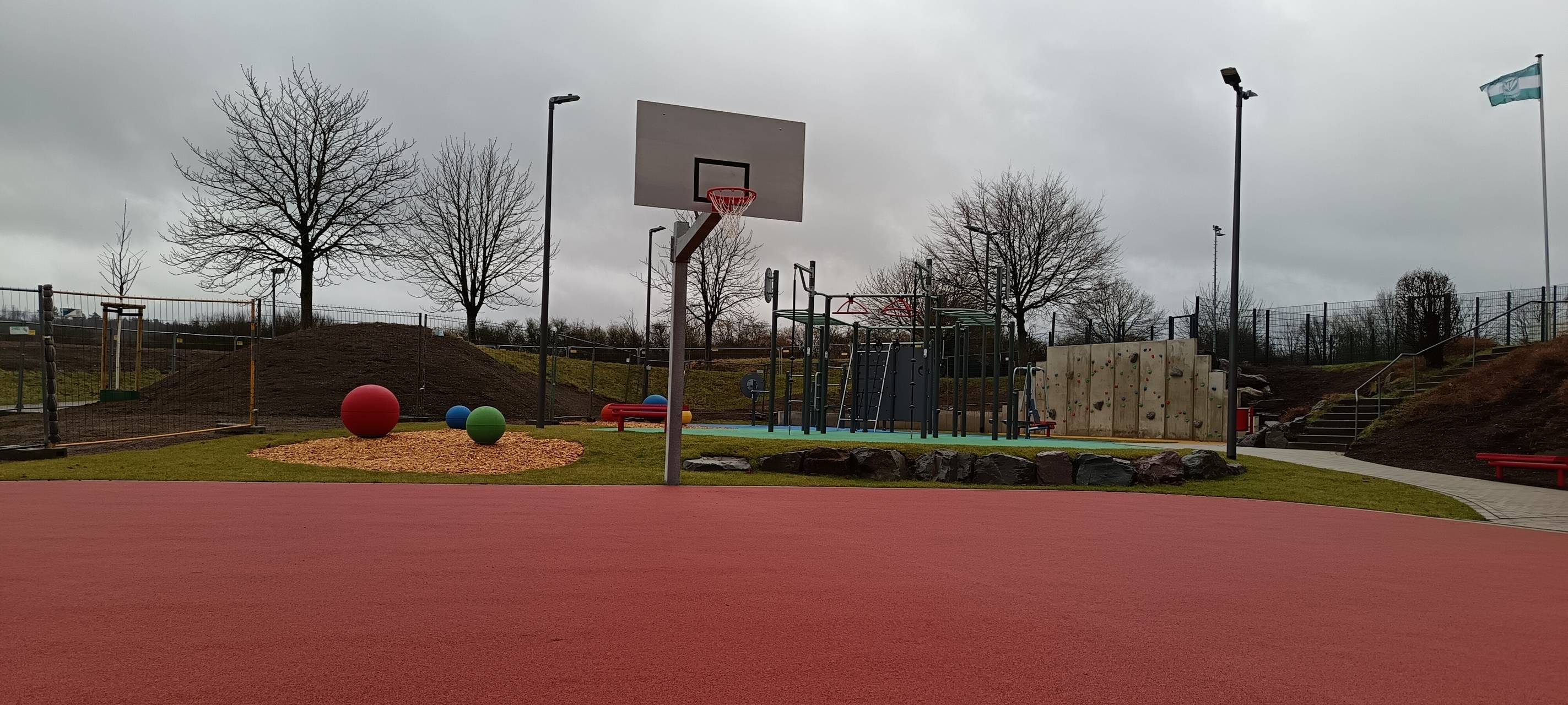 Neuer Freizeitparcours am Hülschenbrauck in Menden eröffnet