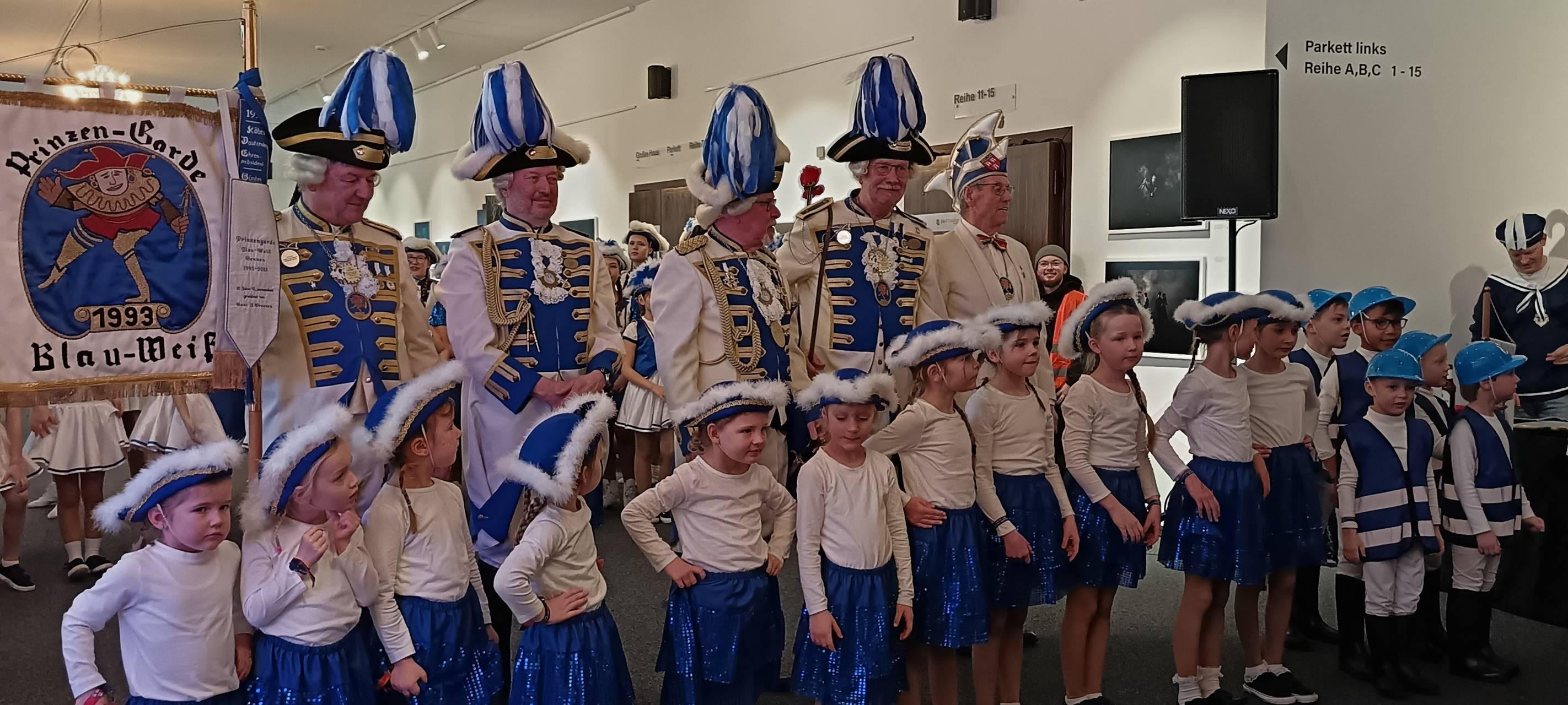 Iserlohn: Hennener Karnevalisten stürmen Parktheater