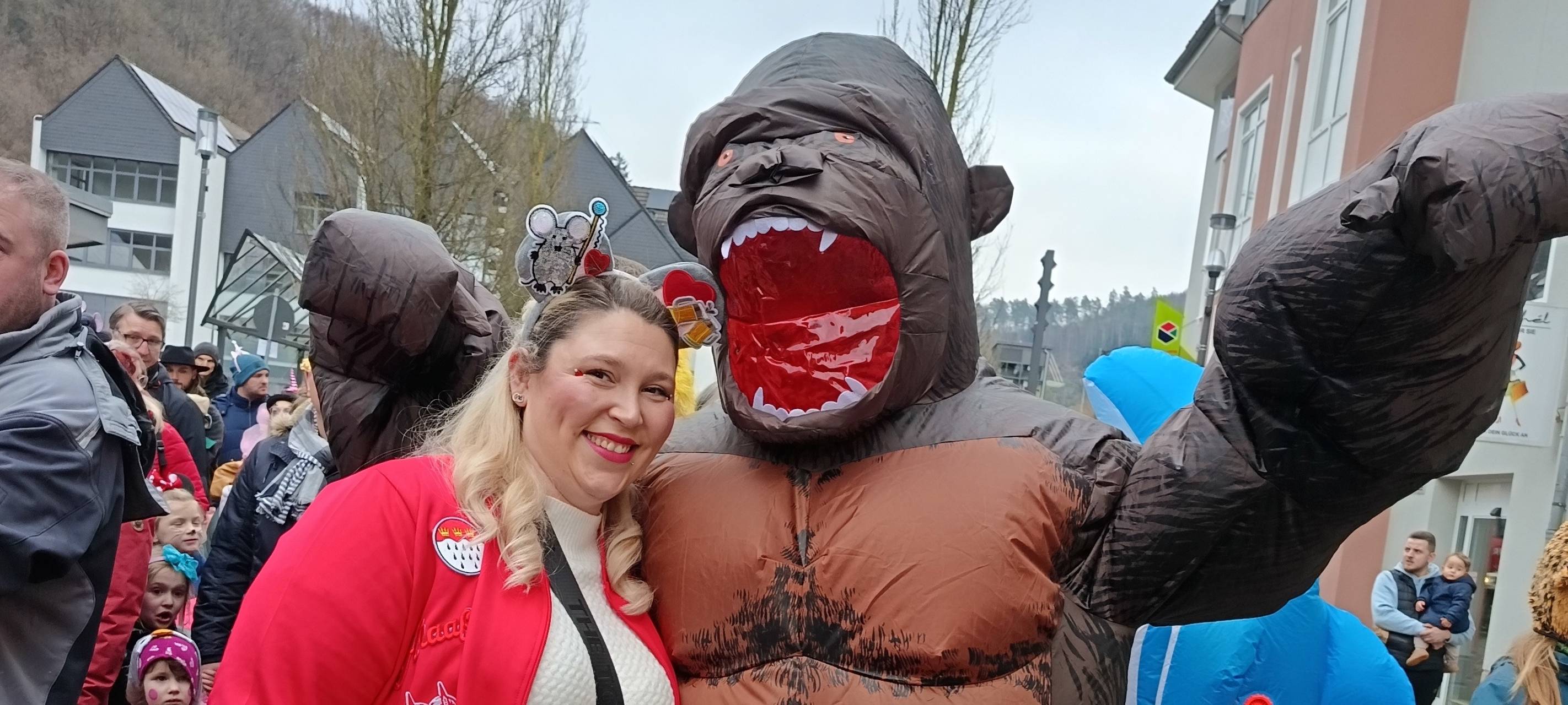 "Schallamüh!": Hunderte Kinder feierten Karneval