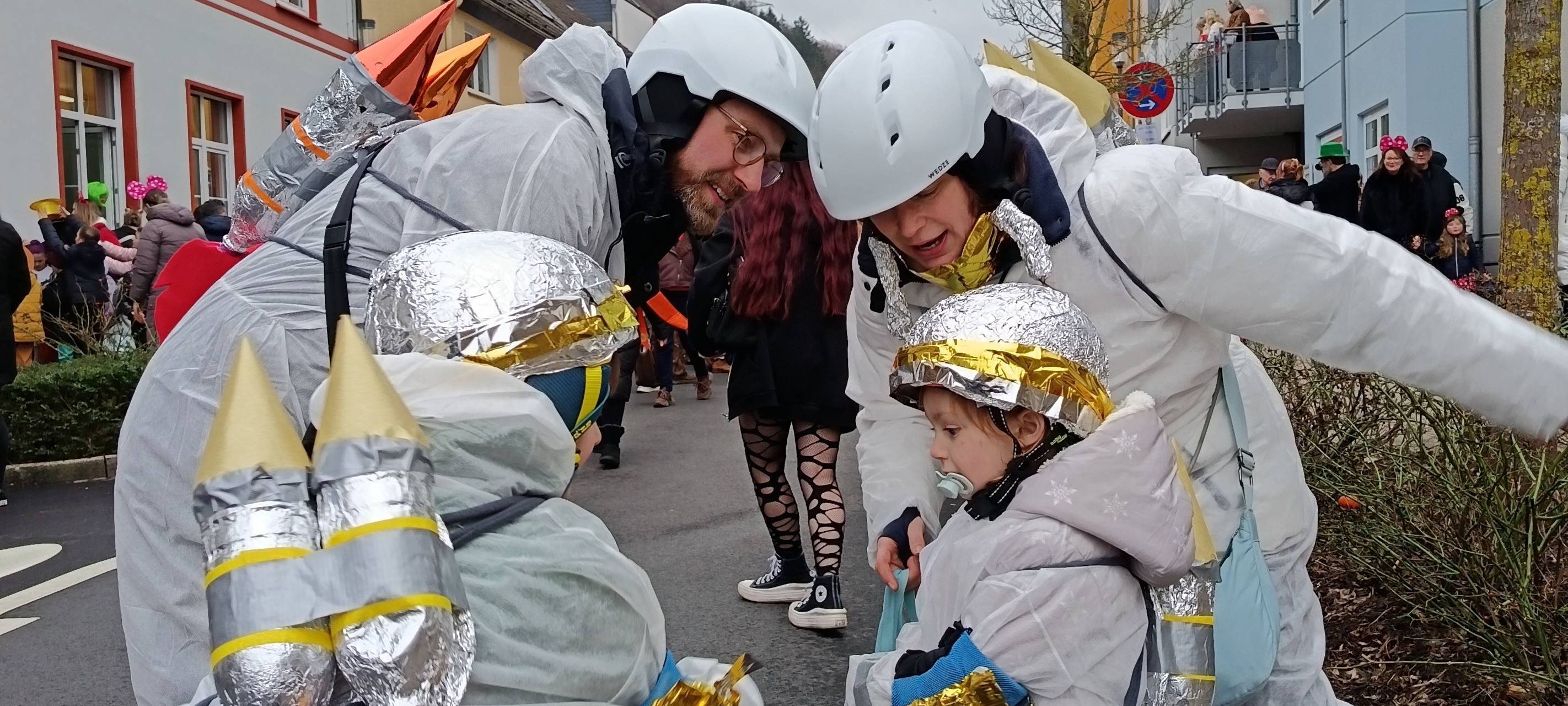 "Schallamüh!": Hunderte Kinder feierten Karneval