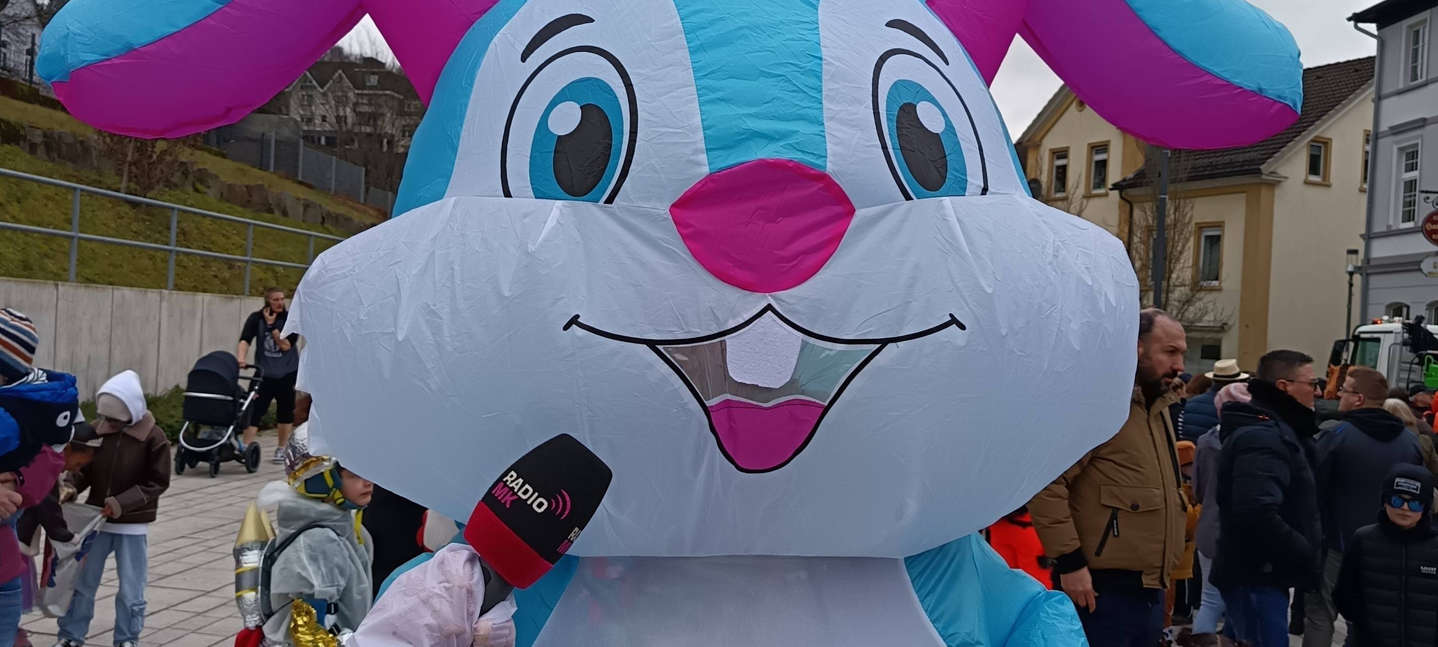 "Schallamüh!": Hunderte Kinder feierten Karneval