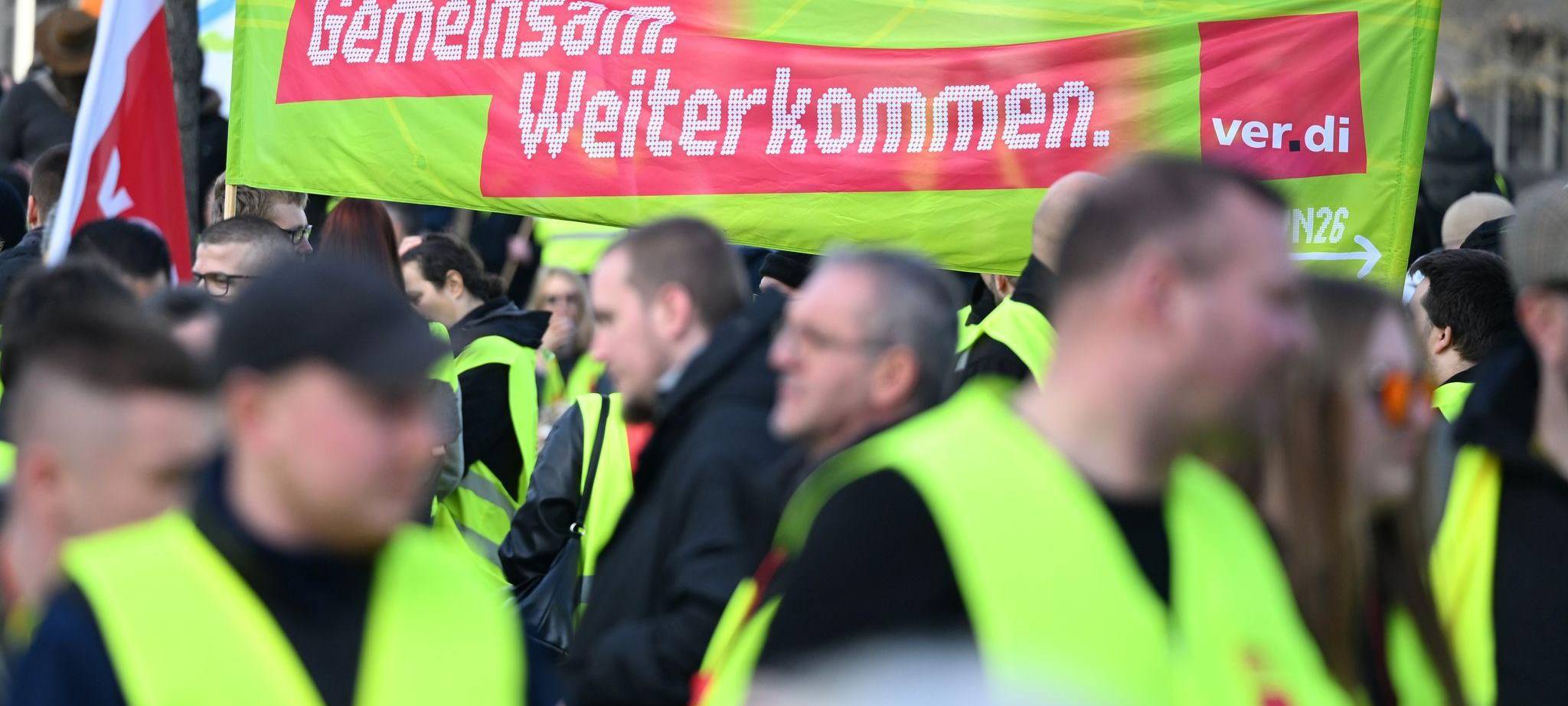 Warnstreik im Nahverkehr - Berlin