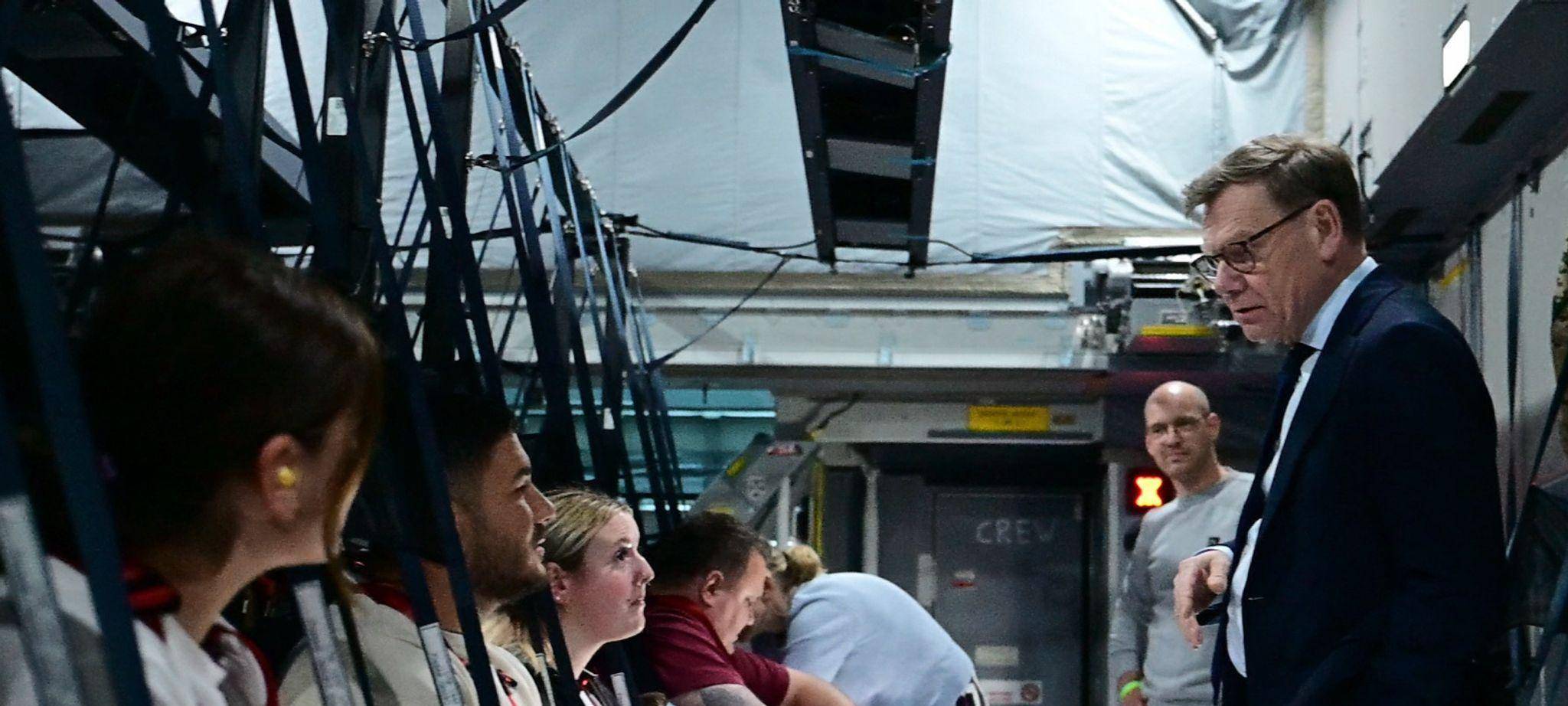 Außenminister Wadephul in Katar - Deutsche Reisende