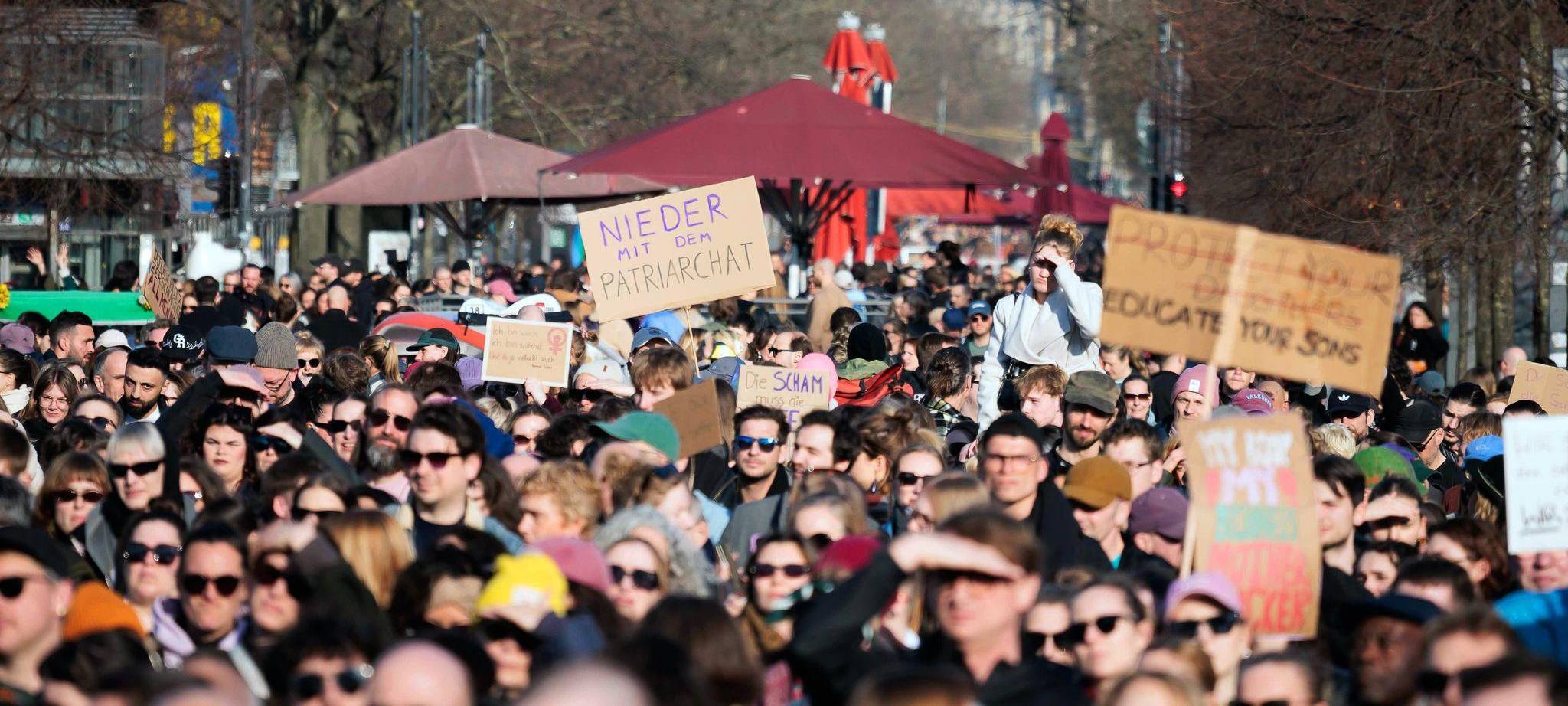 Demonstration gegen sexualisierte digitale Gewalt
