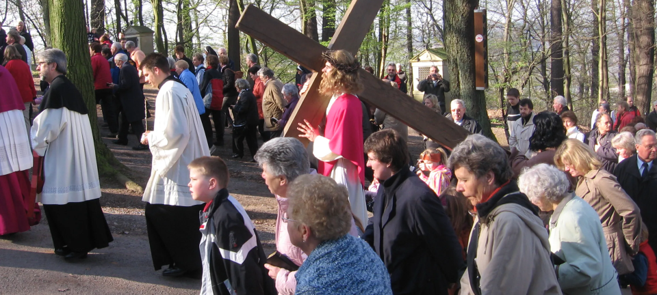 Mendener Kreuztracht zieht 32 Mal durch die Stadt