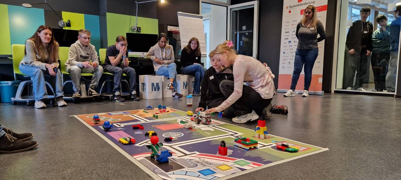 THR gewinnt zdi-Roboterwettbewerb in Lüdenscheid