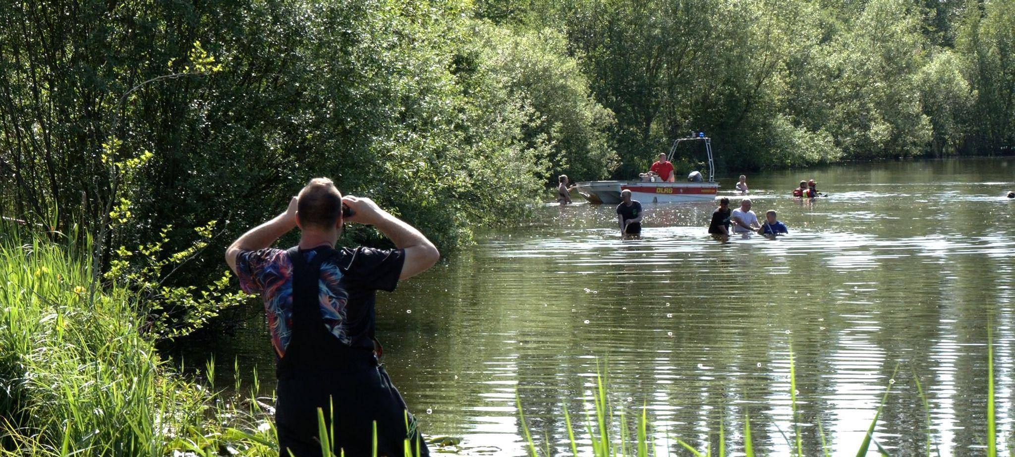 Mädchen ertrinkt in Kiessee in Ostfriesland