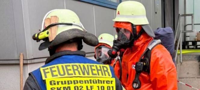 Feuerwehr in Schalksmühle: Ätzende Chemikalie ausgetreten