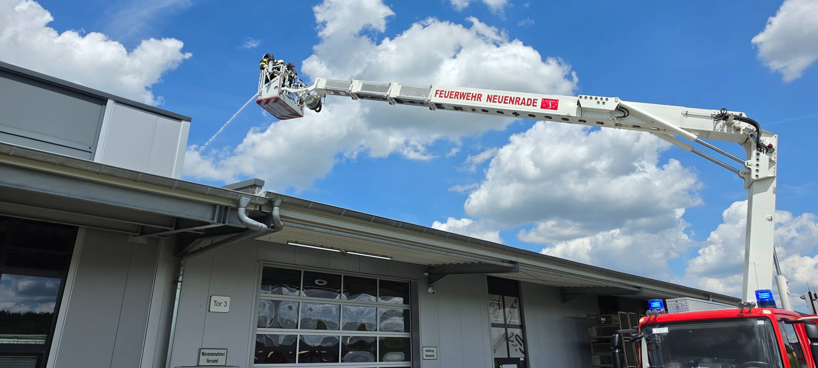 Brände fordern Feuerwehren in Plettenberg und Neuenrade
