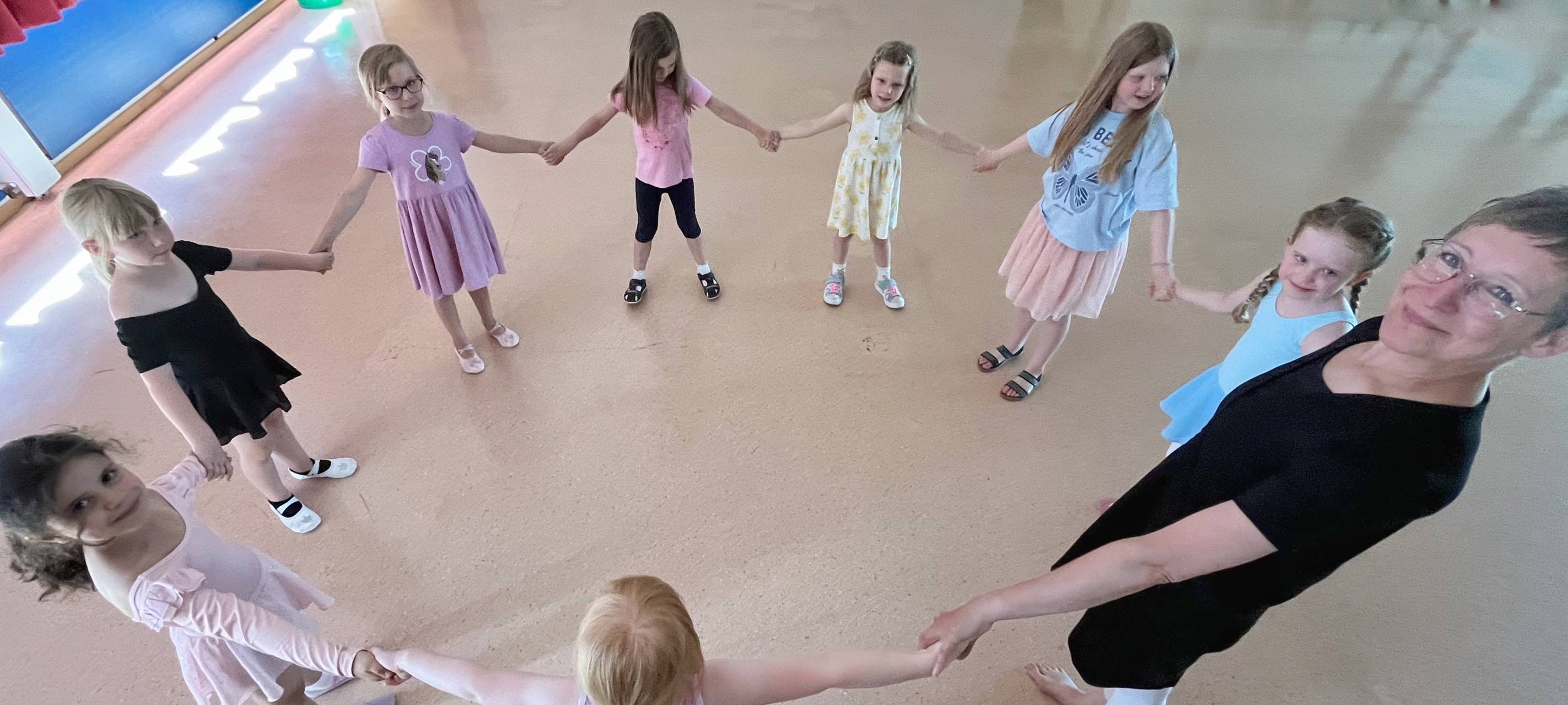 Kinder im Ballettkursus