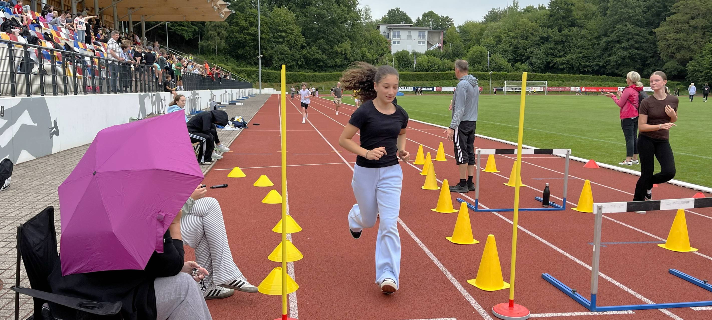 Schüler laufen 750 Runden für Menden