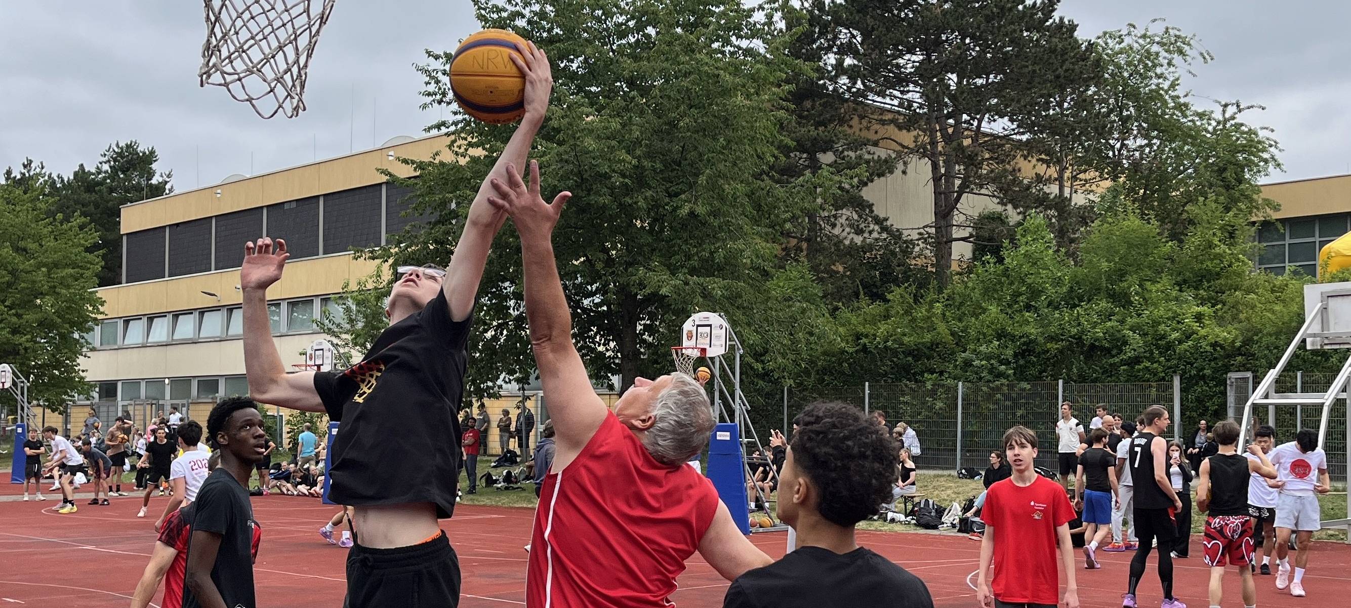 Iserlohn: Streetbasketball-Tour am Hemberg