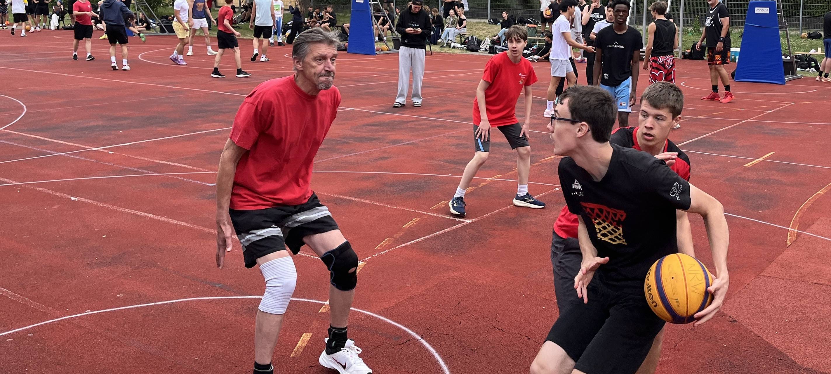 Iserlohn: Streetbasketball-Tour am Hemberg