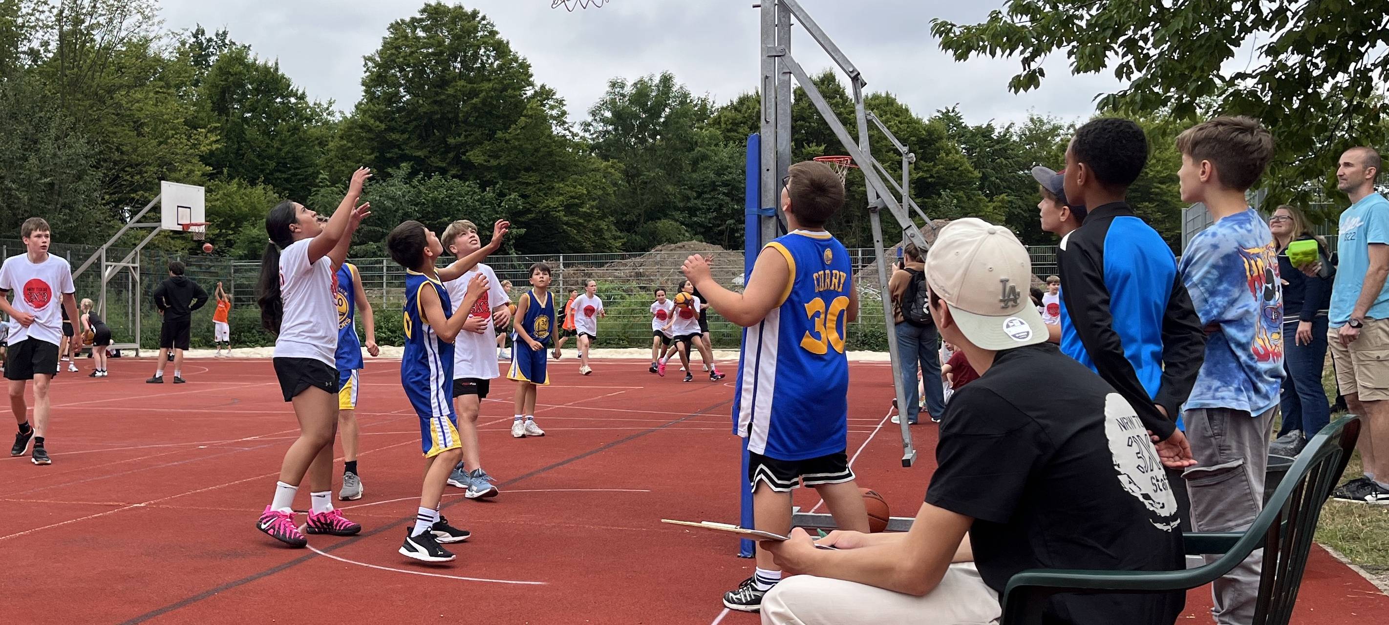 Iserlohn: Streetbasketball-Tour am Hemberg