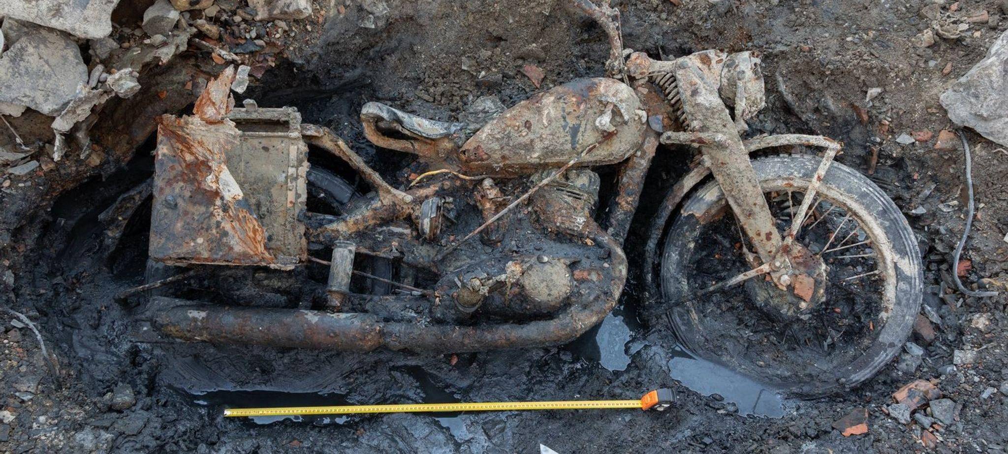 Niedrigwasser der Donau gibt Wehrmachtsmotorrad frei