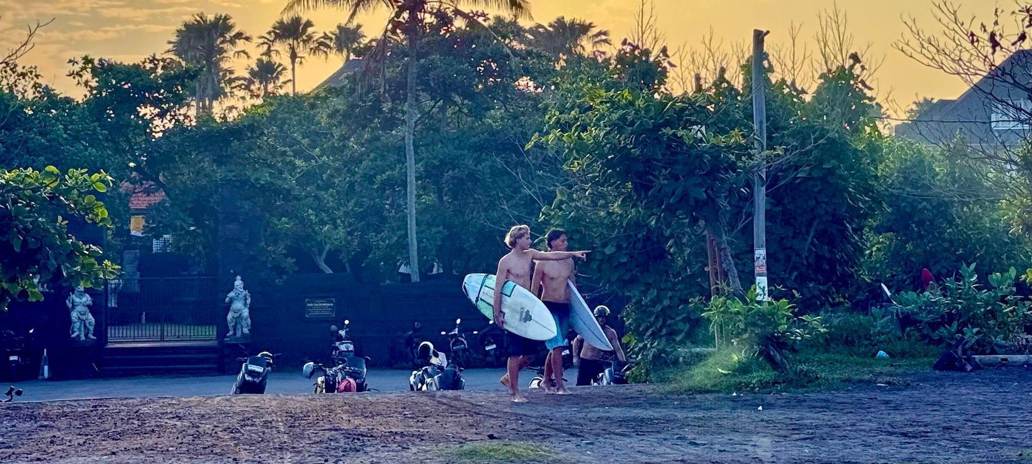 Surfen auf Bali