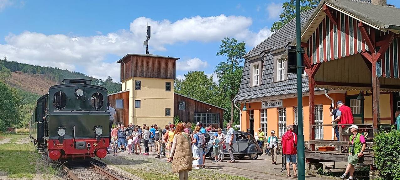 Blaulichttag in Herscheid mit historischen Löschzügen