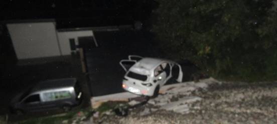 Auto landet auf Garagendach: Unfall in Kierspe