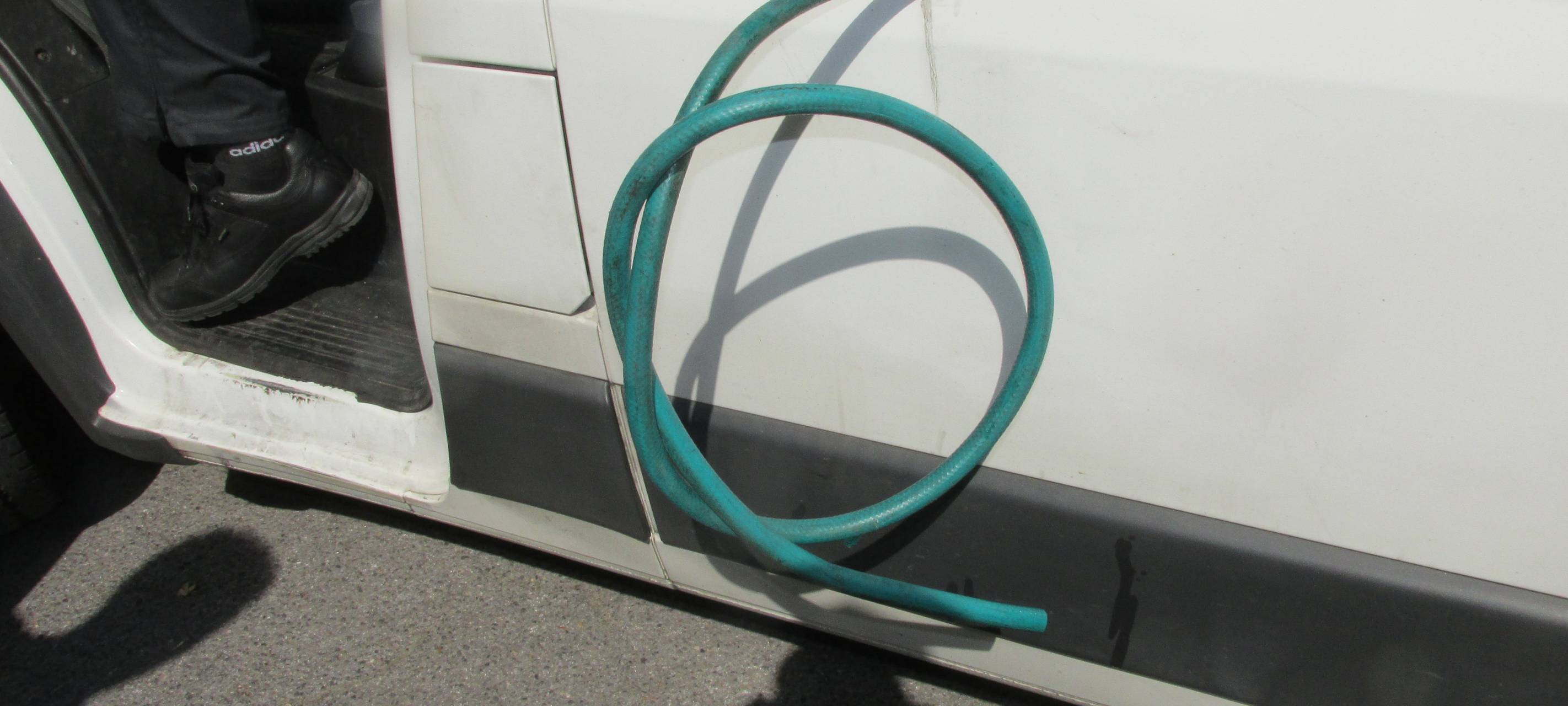 Polizei stoppt rollende Zapfanlage