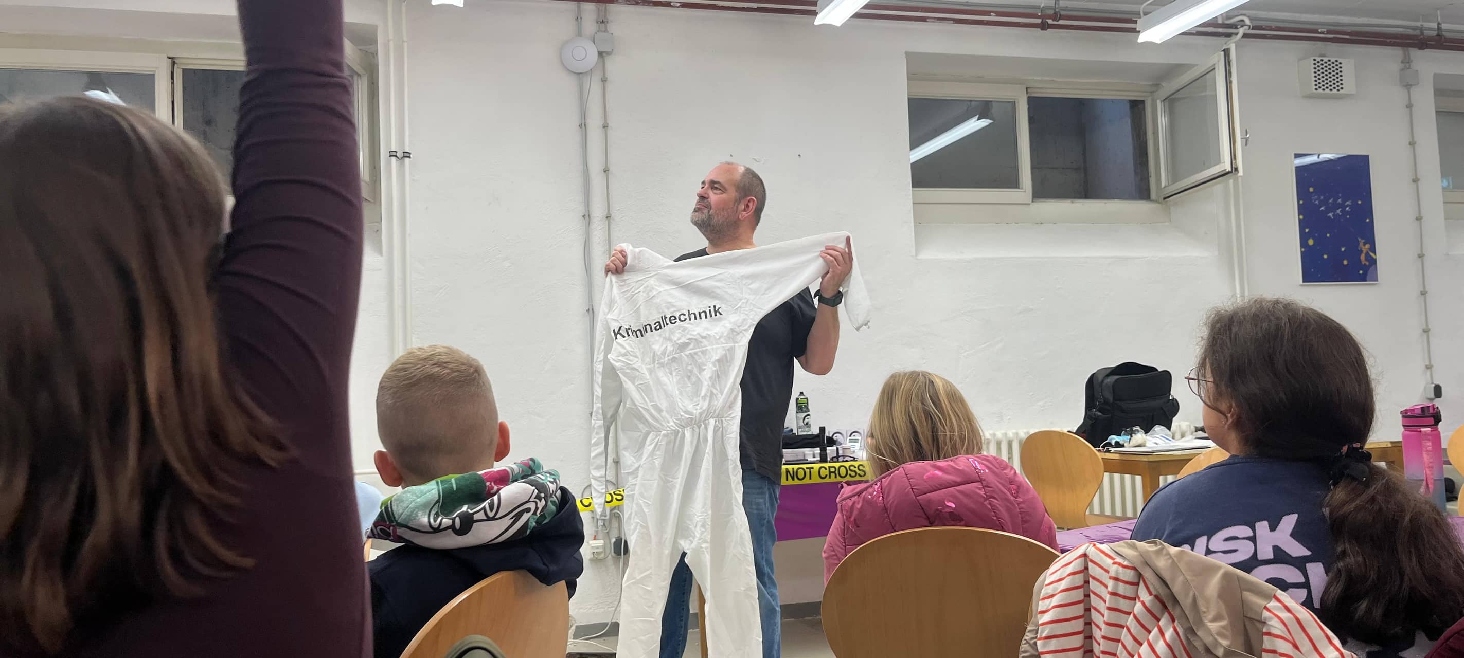 Lüdenscheid: Kinder lernen bei Workshop echte Detektivarbeit