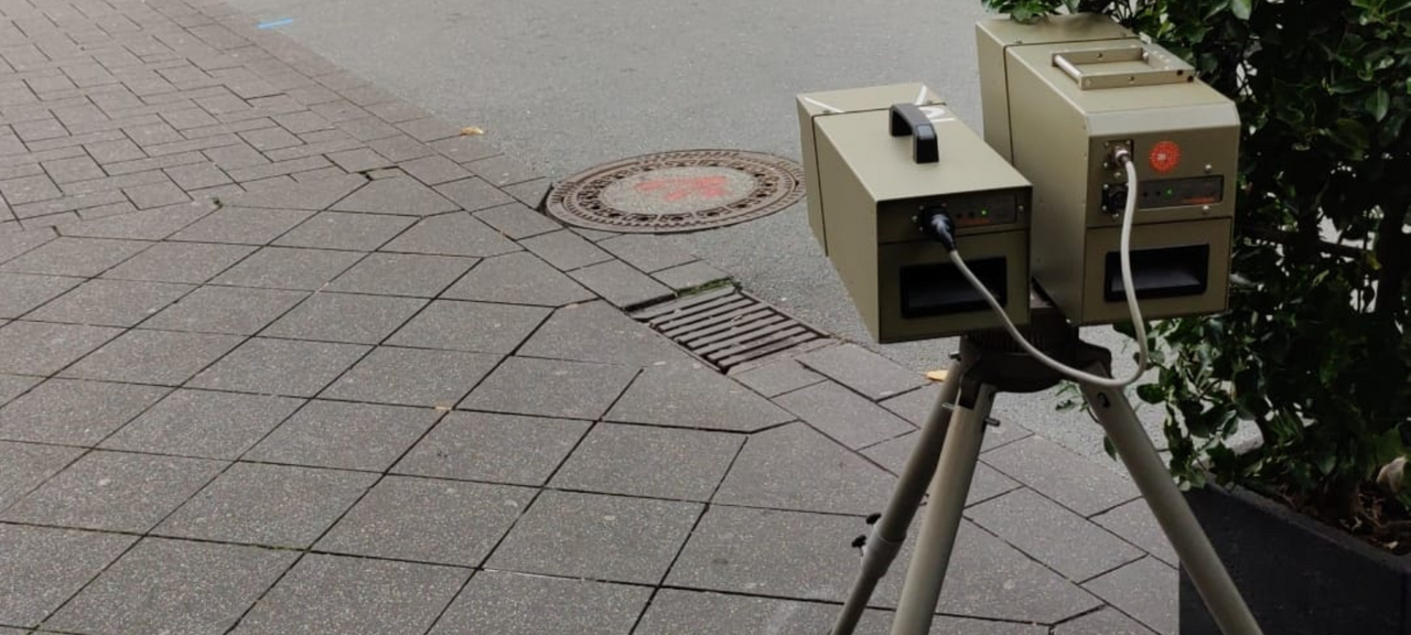 Radarkontrollen messen die Geschwindigkeit von Autofahrern.