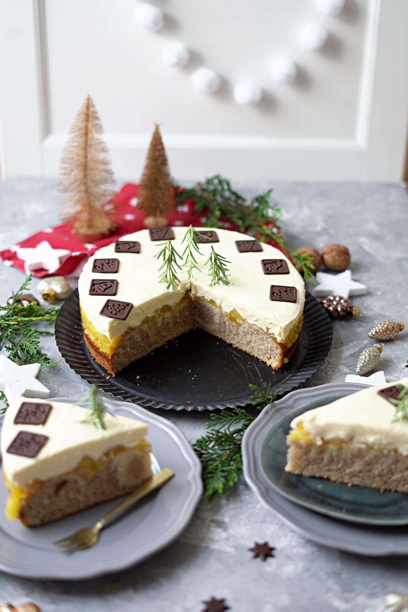Weihnachtstorte mit Zebraboden und Apfelfüllung